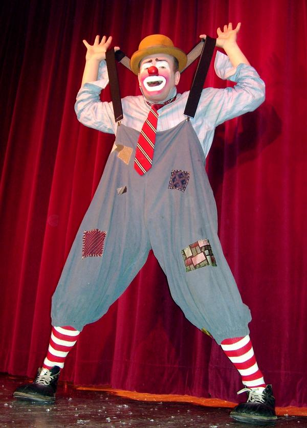 Kevin- Ringling Brothers Barnum & Bailey trained circus Clown, NJ Magic Clown, zany comedy, magic show for all ages, juggling, balancing act, optional stilit walking, amazing balloon animals, optional fantastic best face painting, makeup artist, circus Clown for children's birthday parties, festivals, corporate events, company picnics, stage show Clown (click on photo for more Clown entertainers)