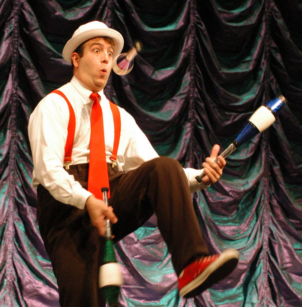 Comedy Jugglers for children's parties in New Jersey, professional juggling, comical children's entertainer Juggler, variety entertainment for preschoolers school programs NJ